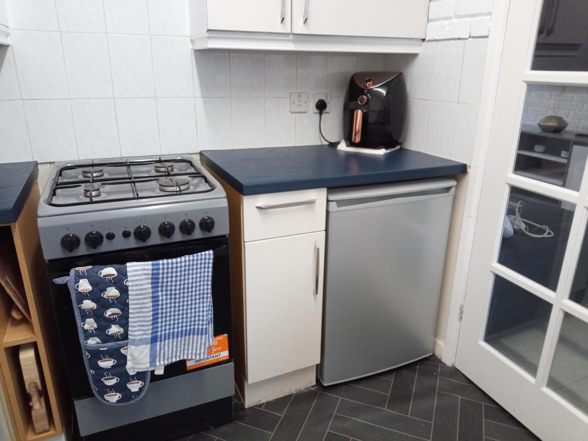 Villa Beautiful 2-Bed House In Bolton With Free Parking Exterior foto